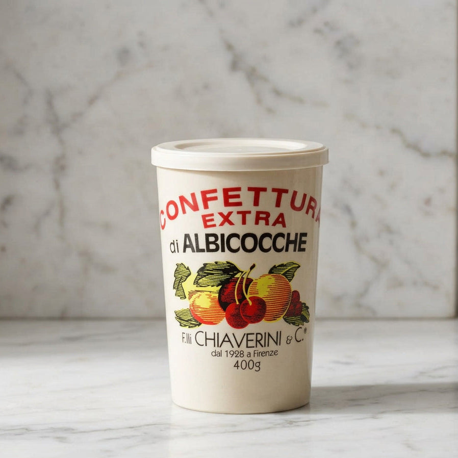A 400g plastic tub of F.I.I. CHIAVERINI & C. Confettura Extra di Albicocche (extra cherries) on a clean white background.
